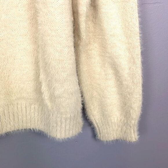 Asos Wednesday’s Girl  Cream Color Sweater in Fluffy Cable Knit. Size 18. NWT. - Picture 11 of 13